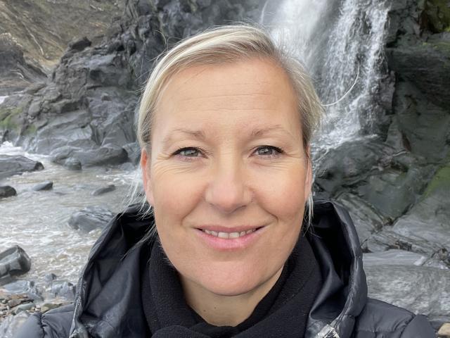 Dr Ceryl Davies