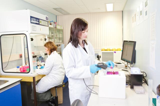 two female working in a laboratory